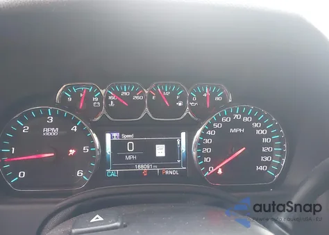 2018 Chevrolet Suburban Premier z USA, uszkodzony, nr VIN 1GNSKJKC3JR217675